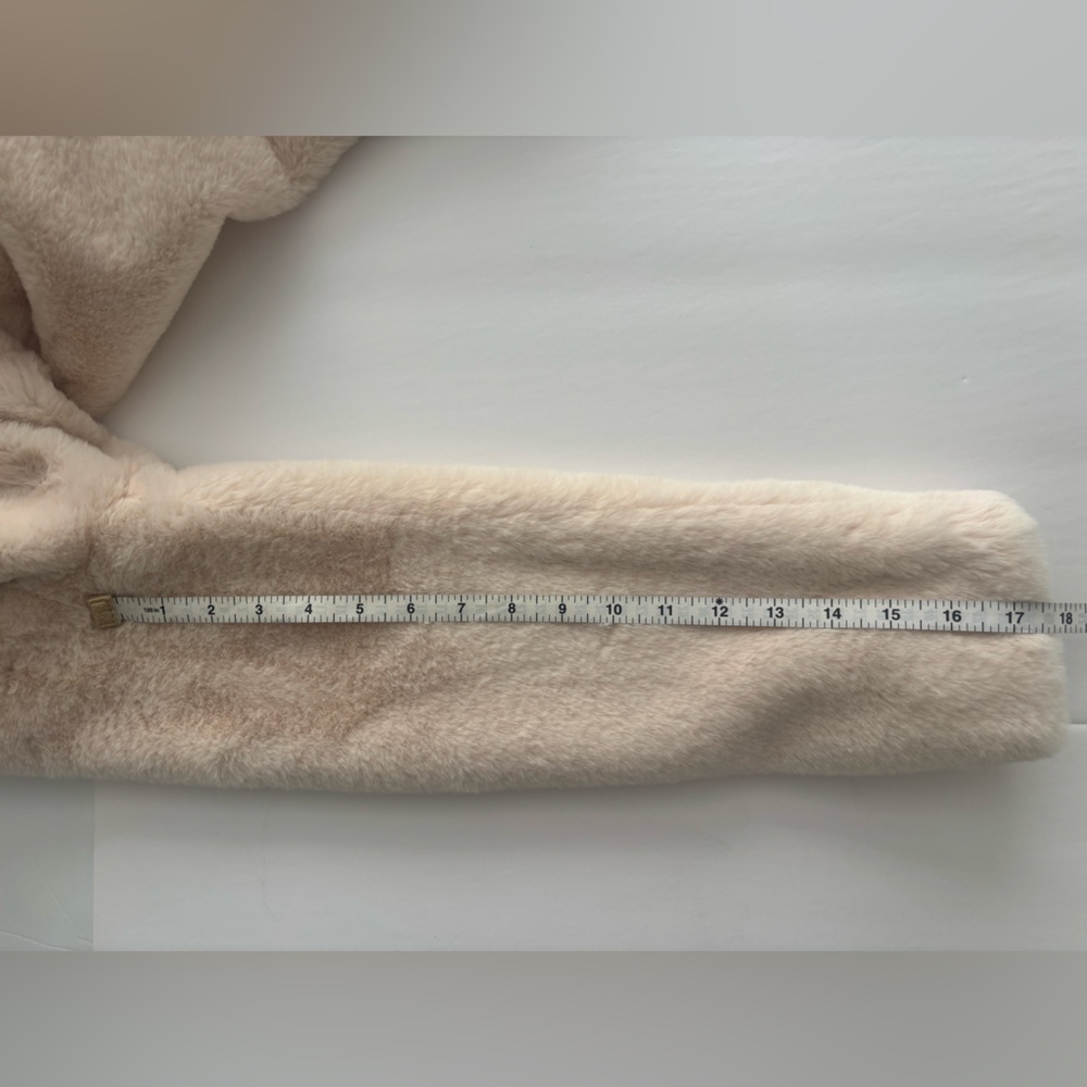 ***PRICE DROP*** NWT Banana Republic Cream Faux Fur Jacket - Picture 6 of 8